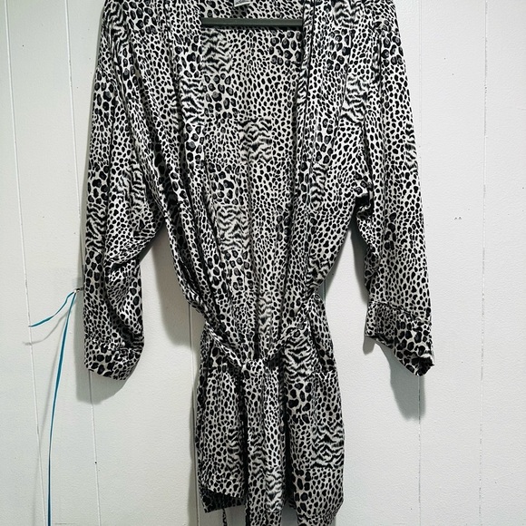 Morgan Taylor Other - Morgan Taylor Black and White Animal Print Robe